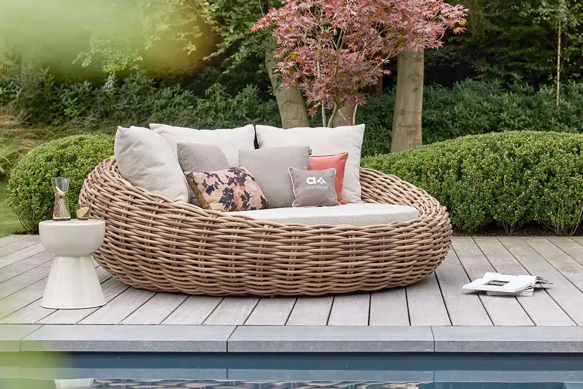 apple bee | dagbed cocoon | mocca bouclé cream