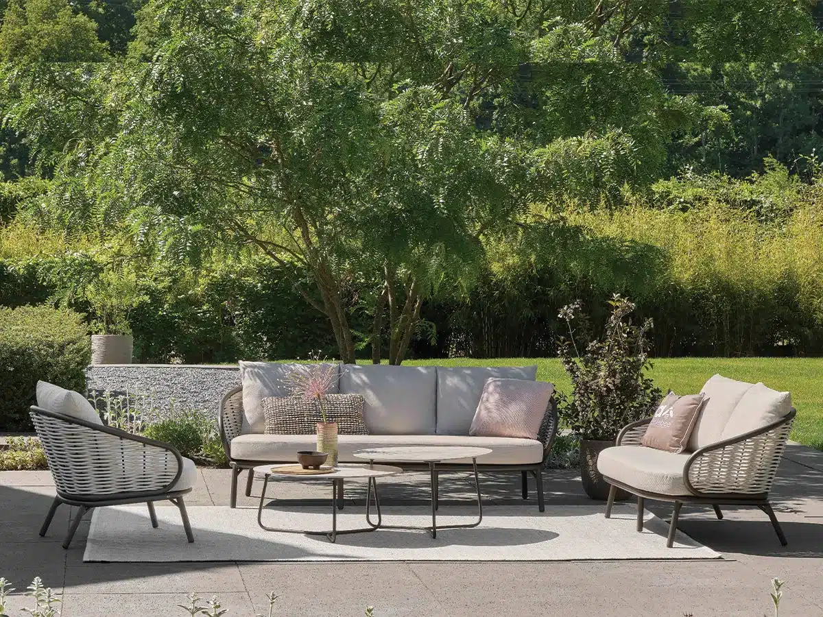 apple bee | pine key loungeset | bronze